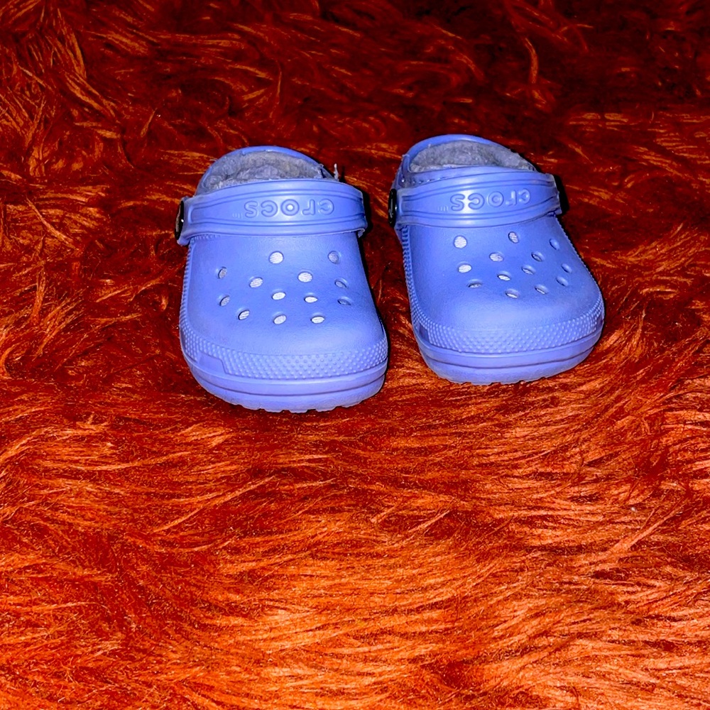 Crocs toddler classic faux fur lined clogs sz2/3